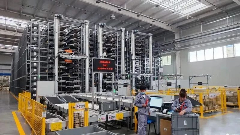 横梁式货架与贯通式货架：适用行业解析